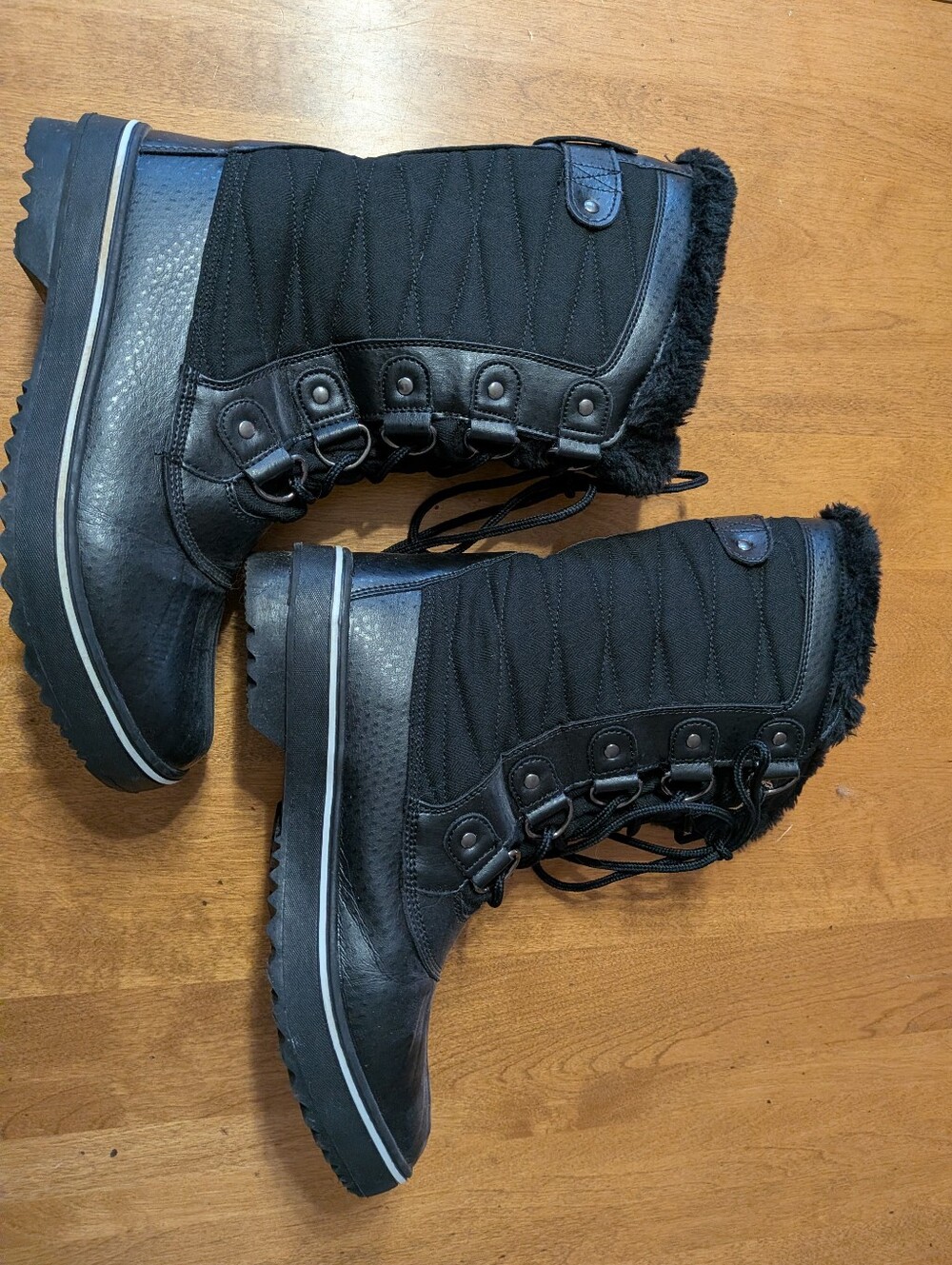 Itaska Black Quilted Winter Lace-Up Boots